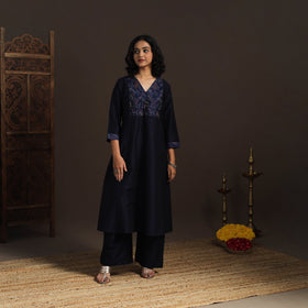 Slub silk a-line plain kurta with ikat patch 04