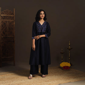 Slub silk a-line plain kurta with ikat patch 04