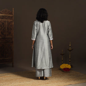 Slub silk a-line plain kurta with ikat patch 07