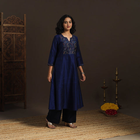 Slub silk a-line plain kurta with ikat patch 08