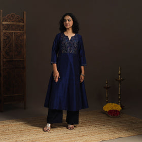 Slub silk a-line plain kurta with ikat patch 08