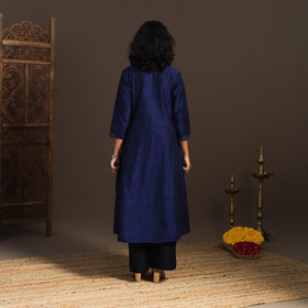Slub silk a-line plain kurta with ikat patch 08