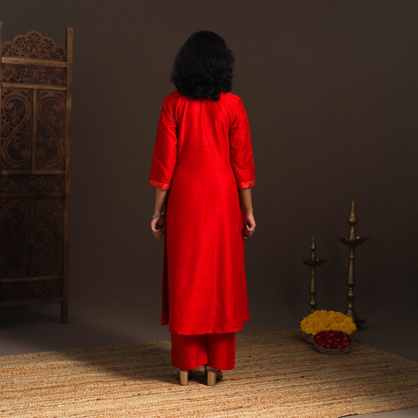 Slub silk a-line plain kurta with ikat patch 09