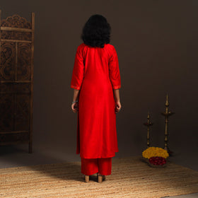 Slub silk a-line plain kurta with ikat patch 09