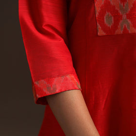 Slub silk a-line plain kurta with ikat patch 09