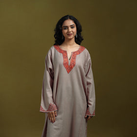 Sozni hand embroidered kashmiri merino wool pheran 11