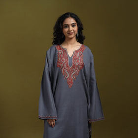 Sozni hand embroidered kashmiri merino wool pheran 17