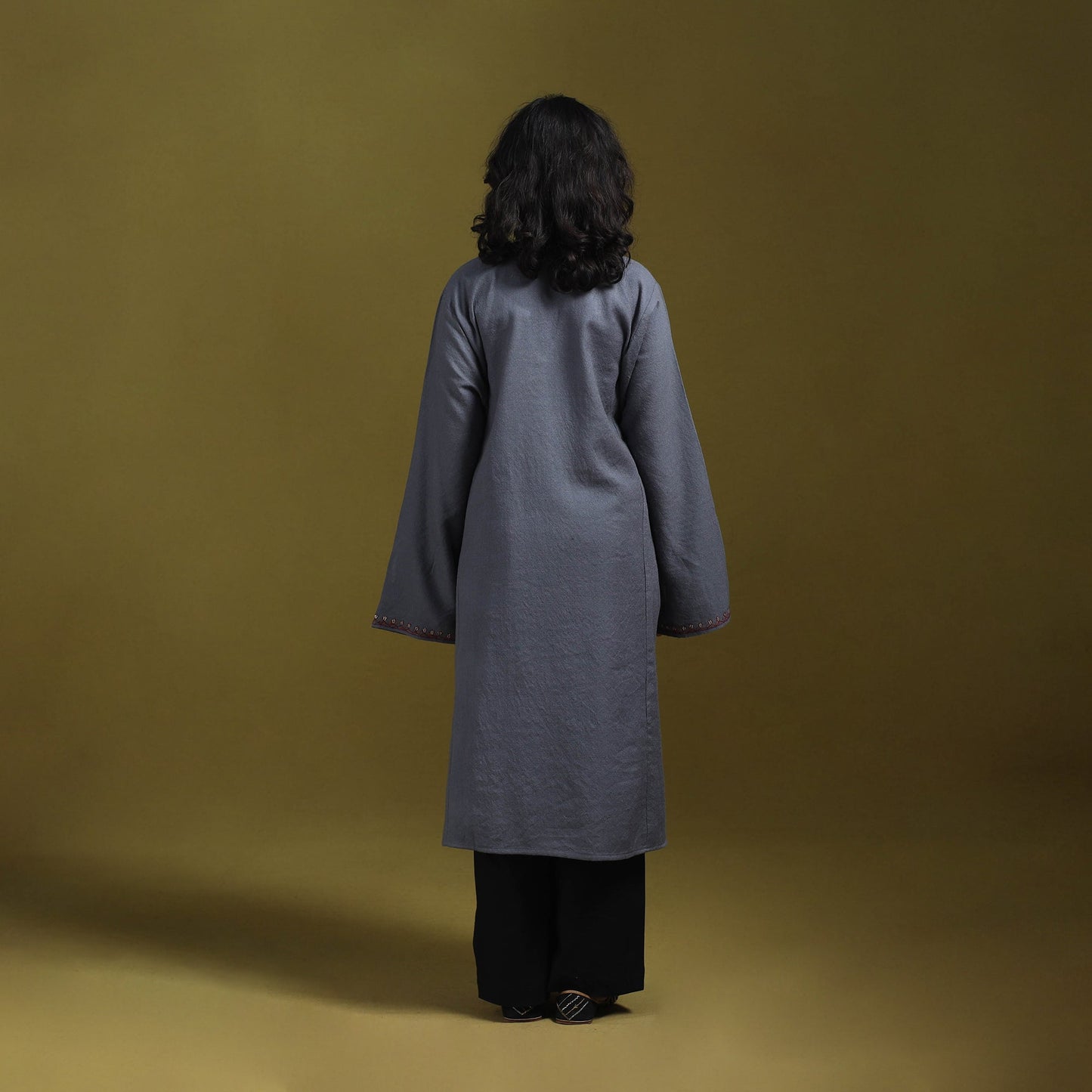 Sozni hand embroidered kashmiri merino wool pheran 17