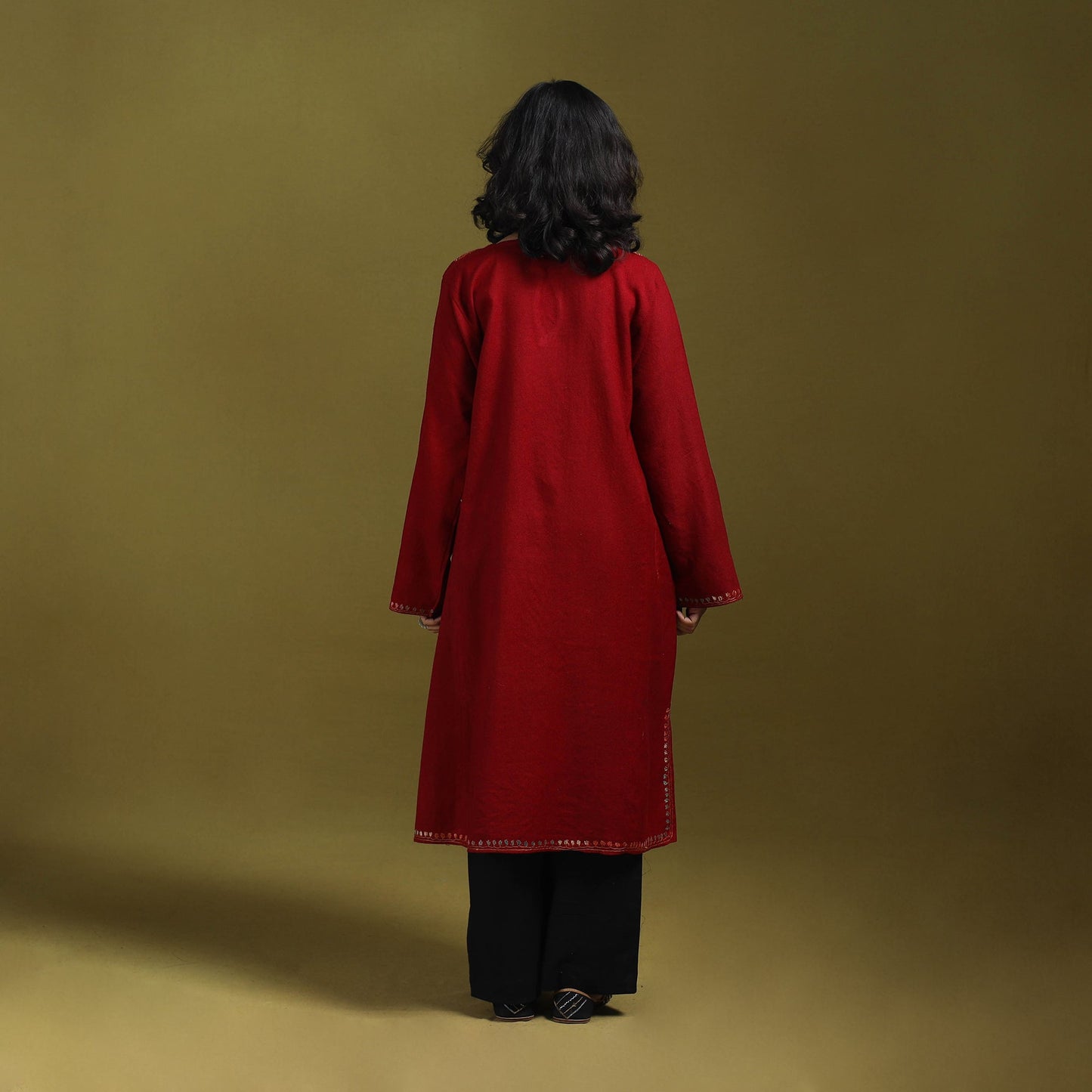 Sozni hand embroidered kashmiri merino wool pheran 19