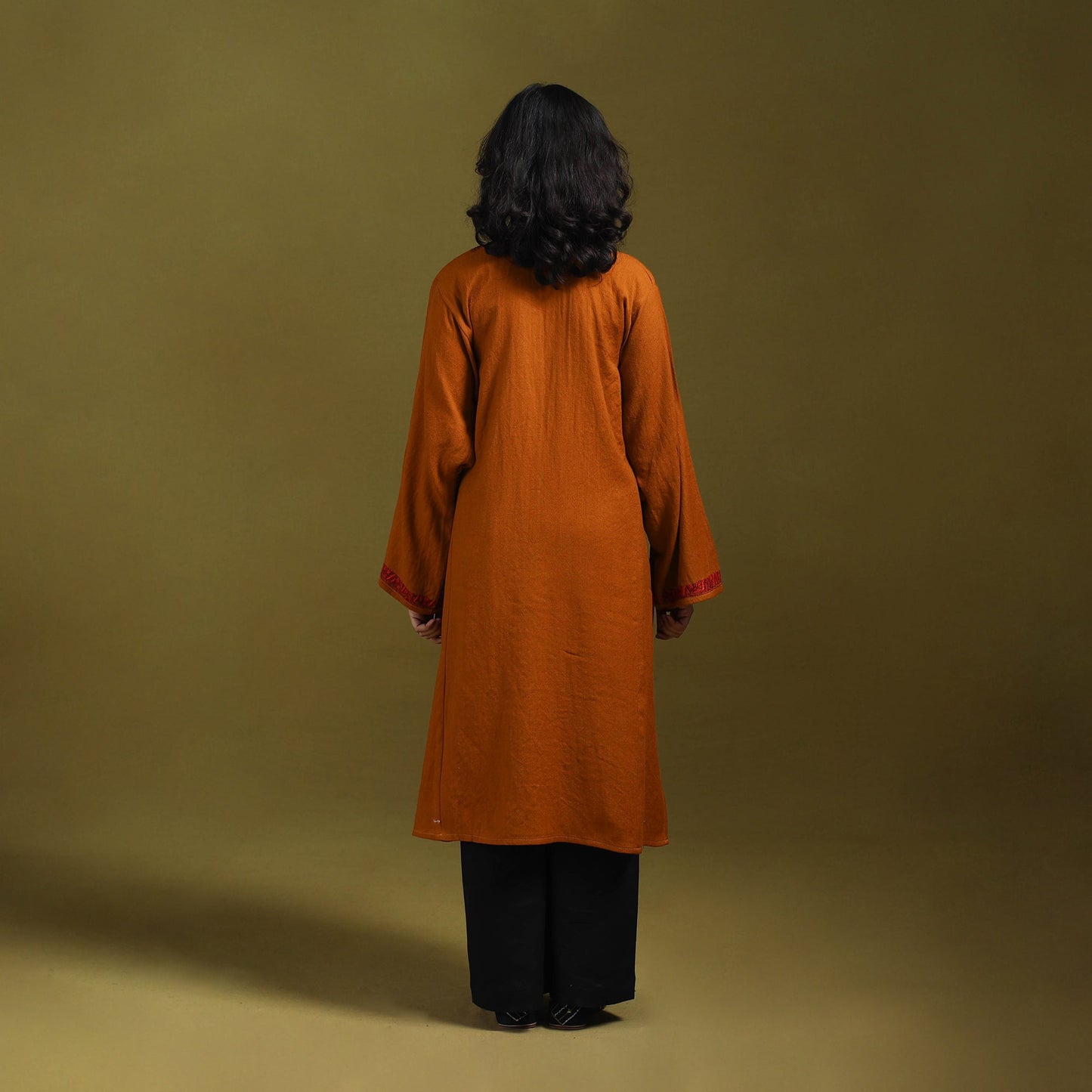 Sozni hand embroidered kashmiri merino wool pheran 20