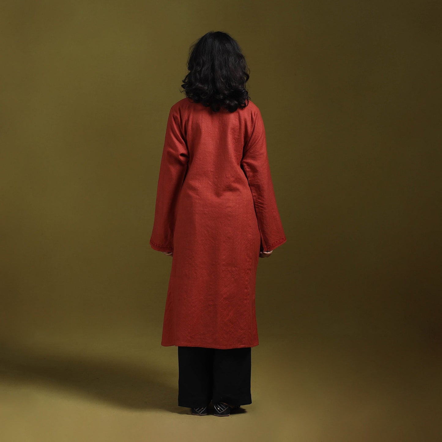 Sozni hand embroidered kashmiri merino wool pheran 36