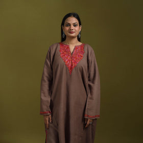 Sozni hand embroidered kashmiri merino wool pheran 57