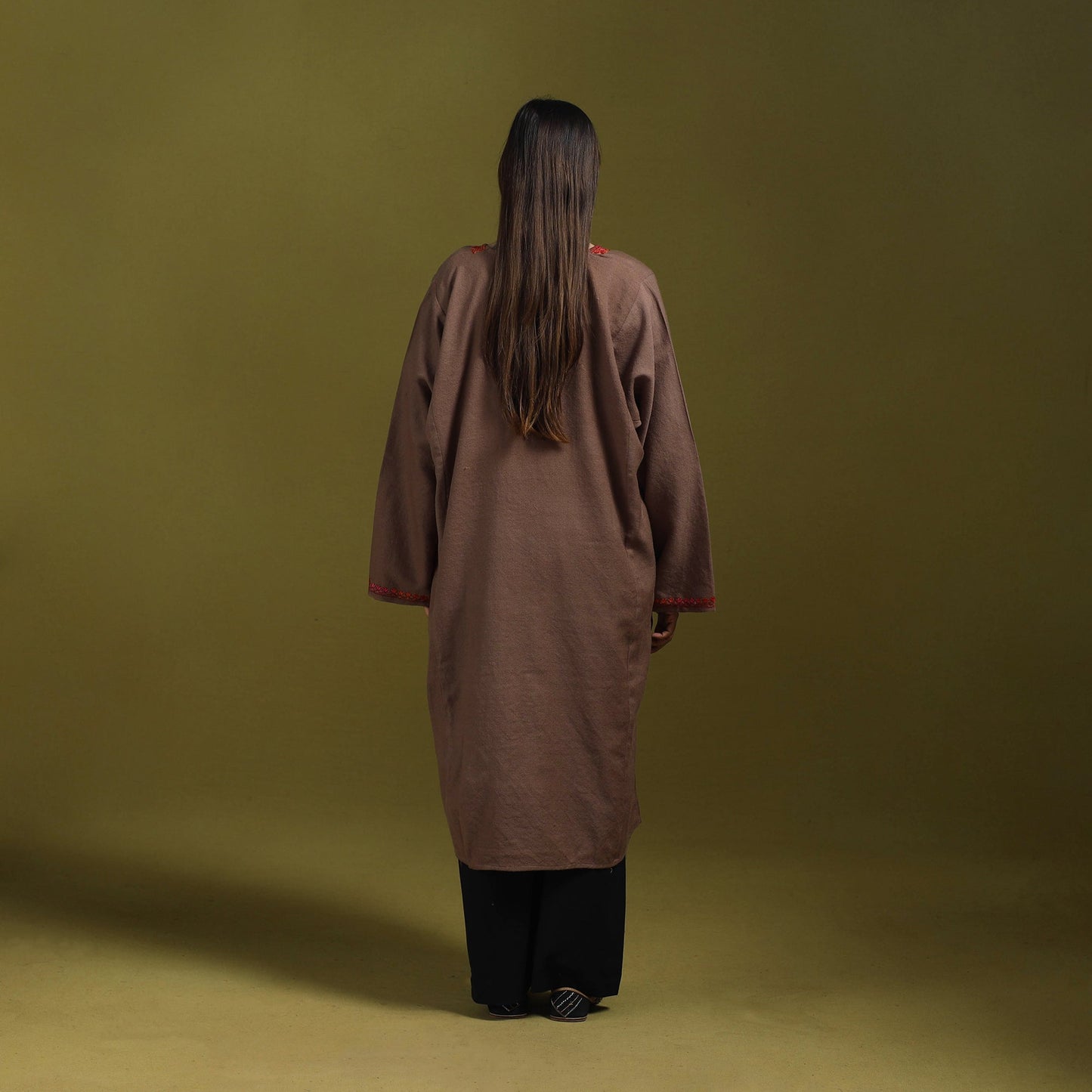 Sozni hand embroidered kashmiri merino wool pheran 57