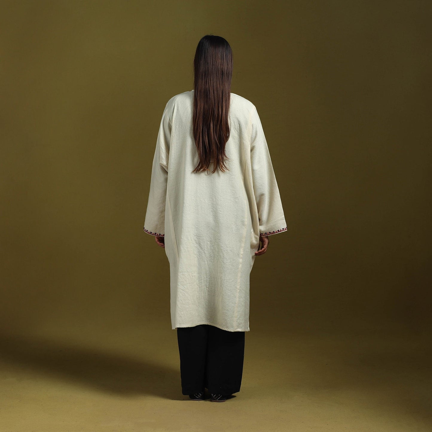 Sozni hand embroidered kashmiri merino wool pheran 63