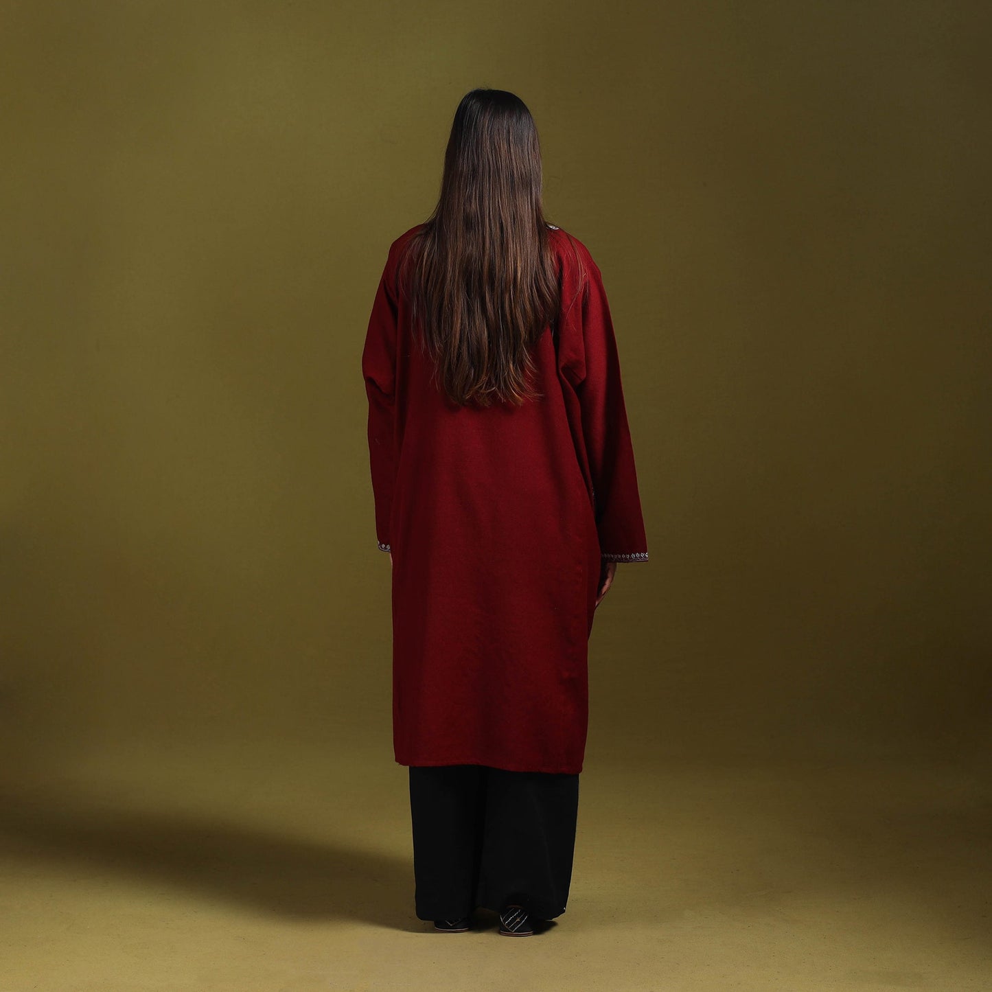 Sozni hand embroidered kashmiri merino wool pheran 67