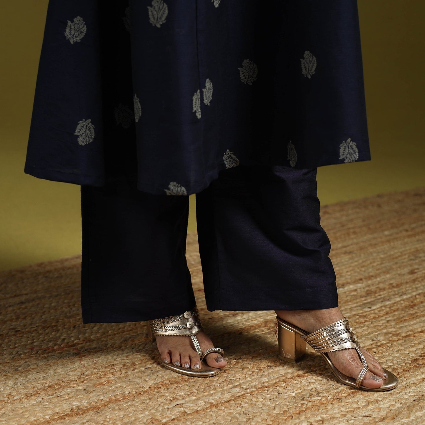 Spun dupion viscose silk thread buti 2pc kurta set