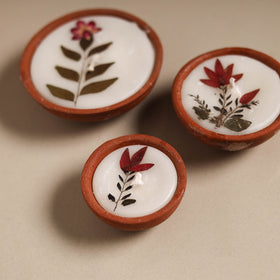 Sri aurobindo ashram clay diya with wax (set of 3) 01