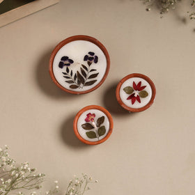 Sri aurobindo ashram clay diya with wax (set of 3) 08