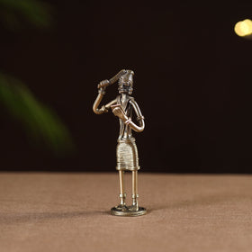 Standing women with combing - tribal odisha dokra handmade