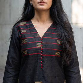 Black - Bhagalpuri Handloom Tussar Silk Suit Set 04, neckline close-up, AI visual