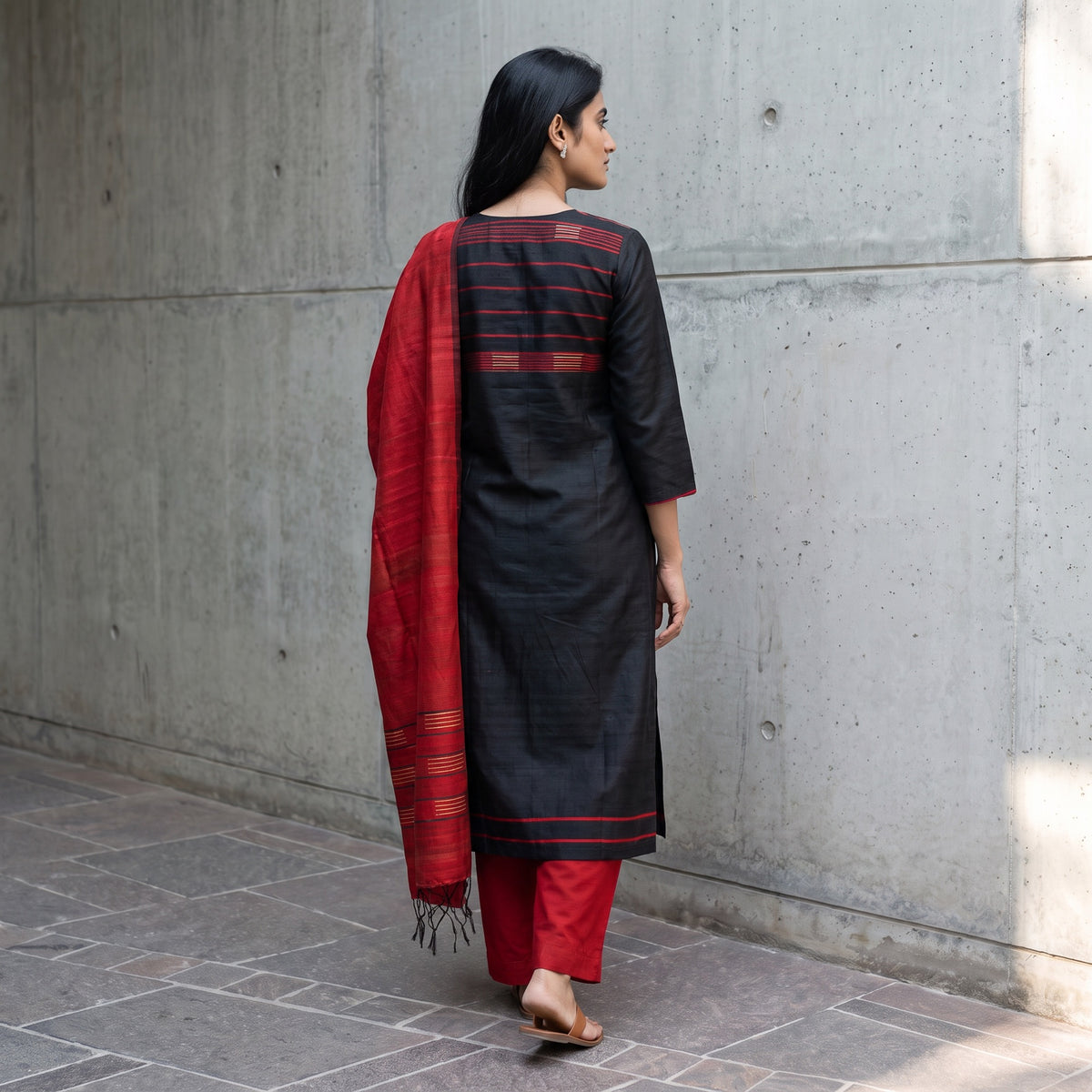 Black - Bhagalpuri Handloom Tussar Silk Suit Set 04, back, AI visual