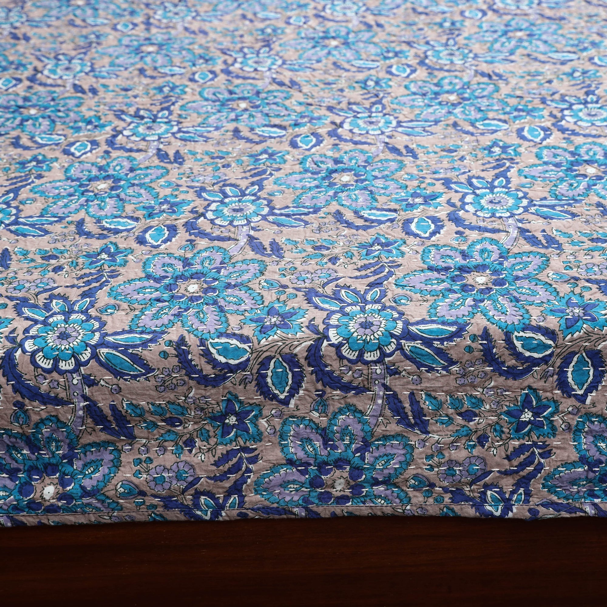 Tagai work hand sanganeri double bed sheet (108 x 90 in) 04