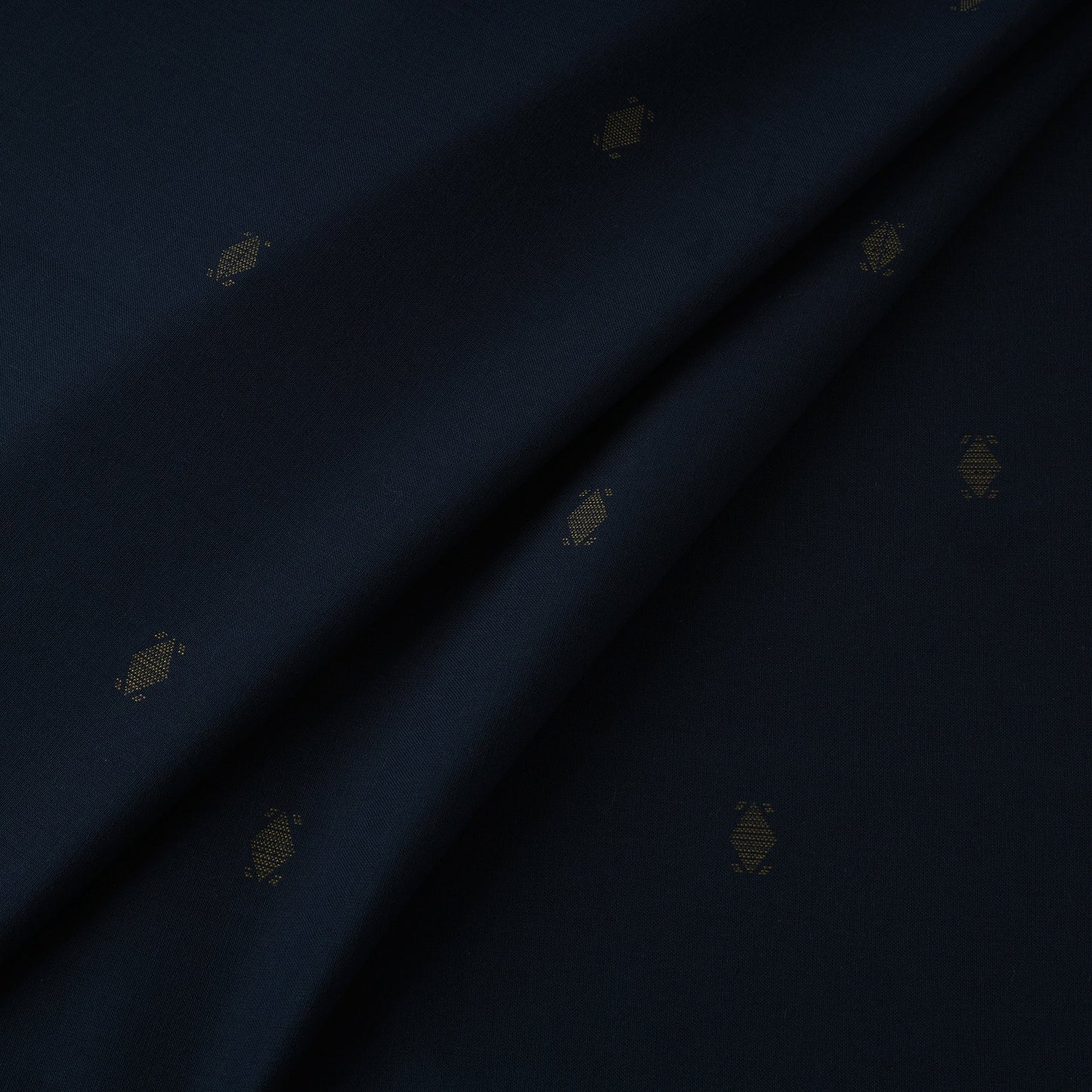 Thread buti cotton fabric with jamdani border 02