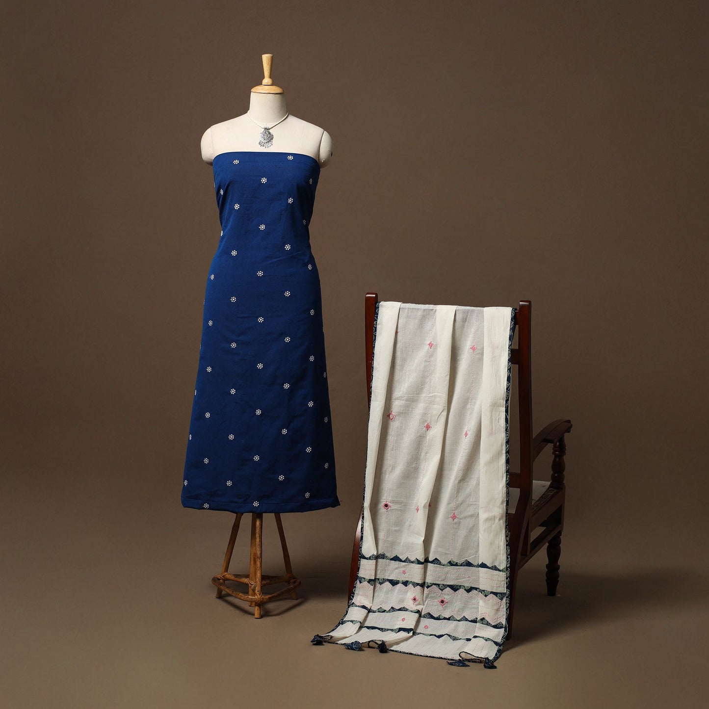 Thread buti cotton plain 2pc unstitched dress material