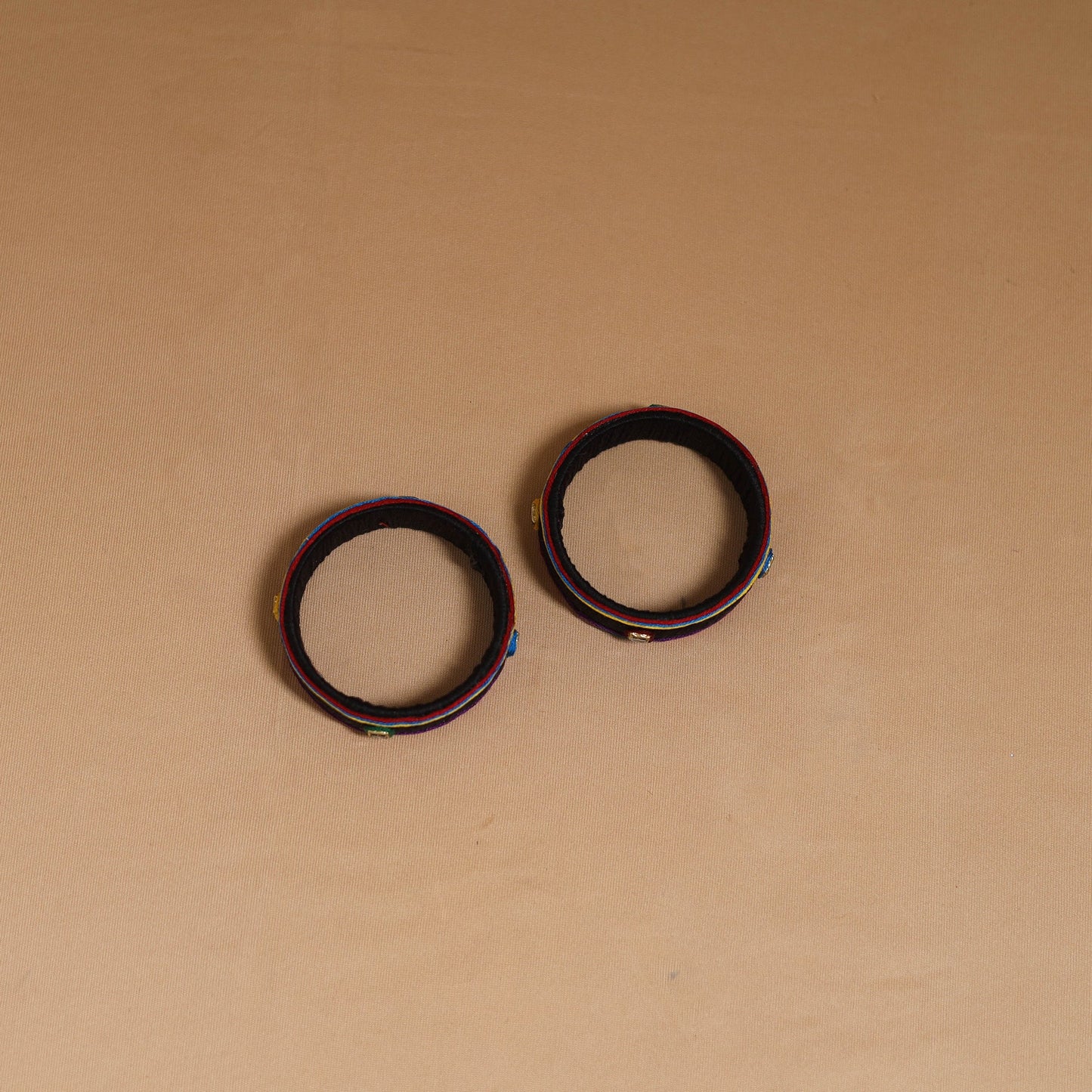 Thread kundan work handmade bangle (set of 2) 02