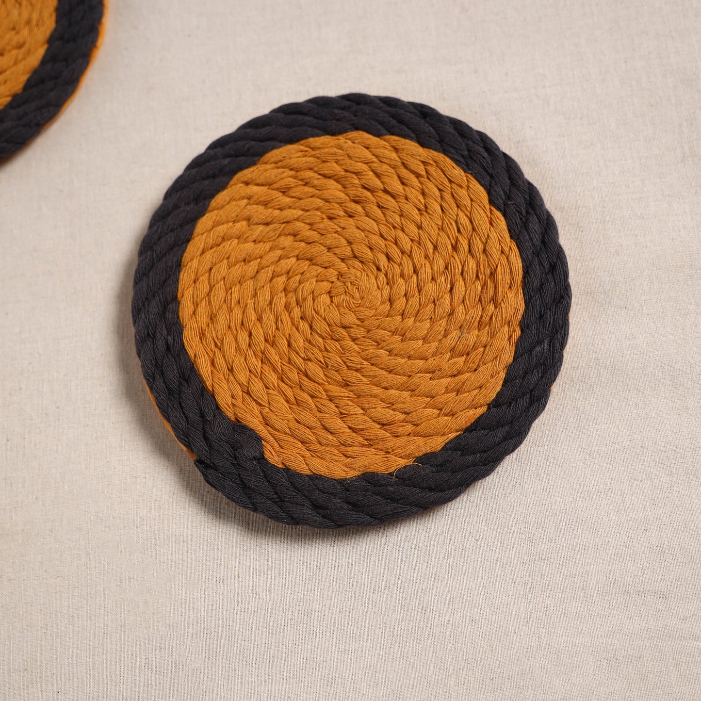 Thread work handcrafted coaster (set of 2) 02