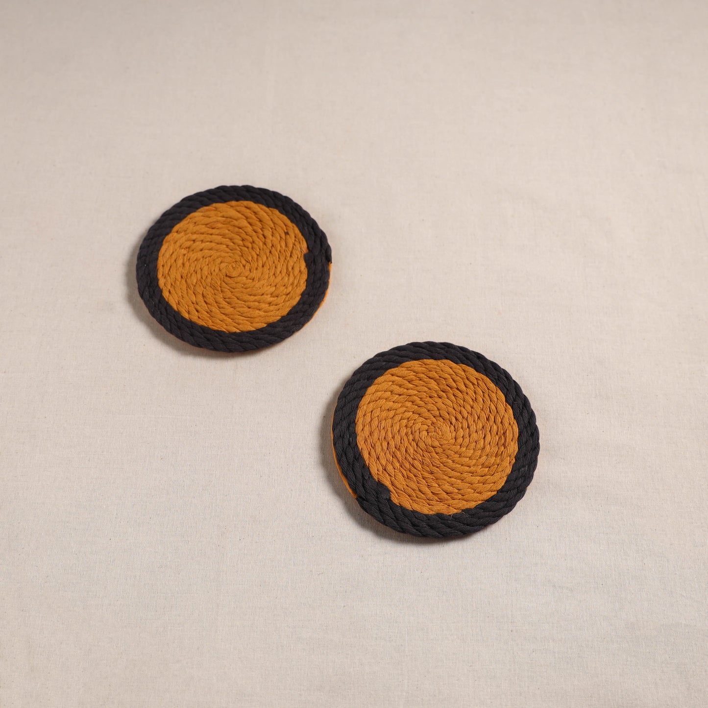 Thread work handcrafted coaster (set of 2) 02