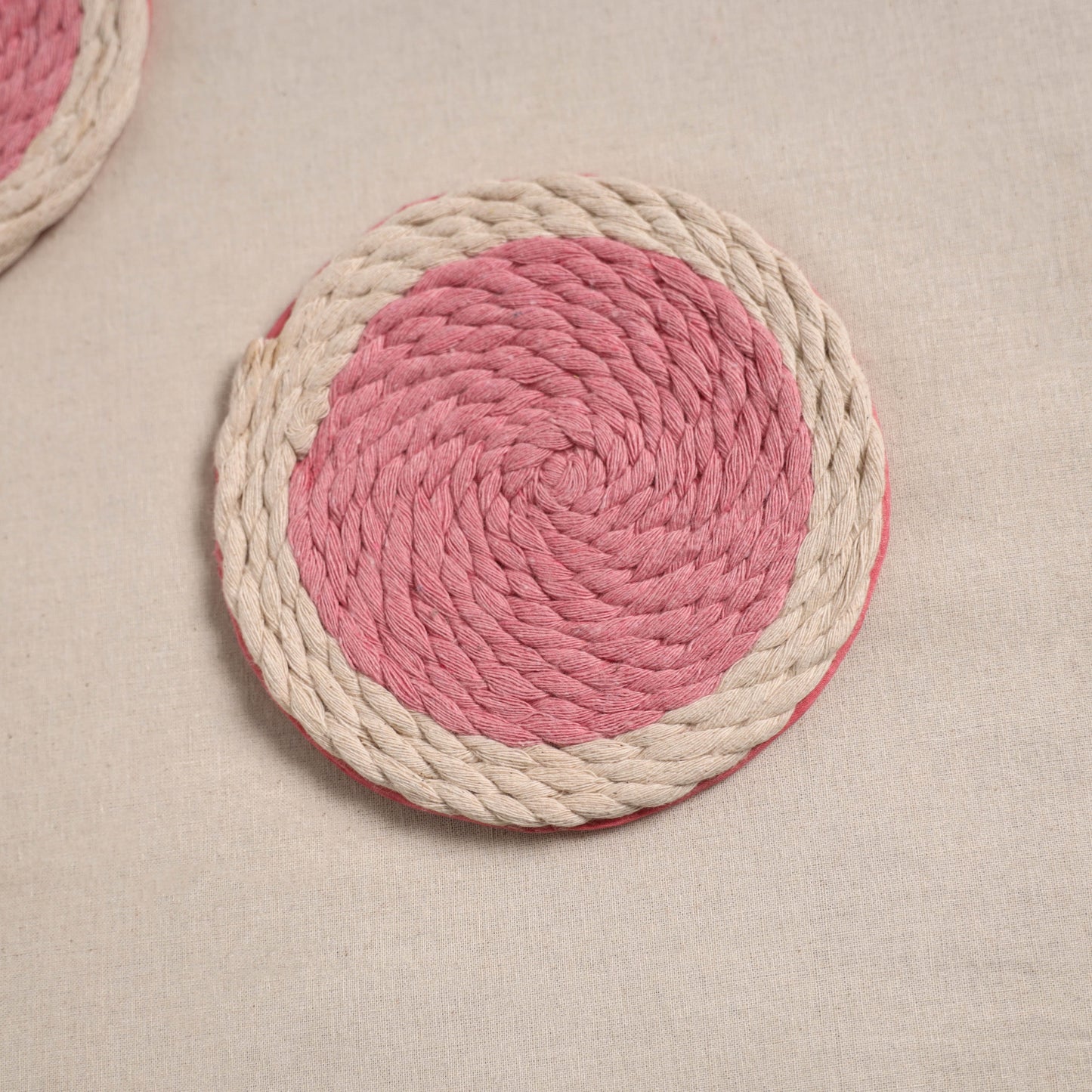 Thread work handcrafted coaster (set of 2) 03
