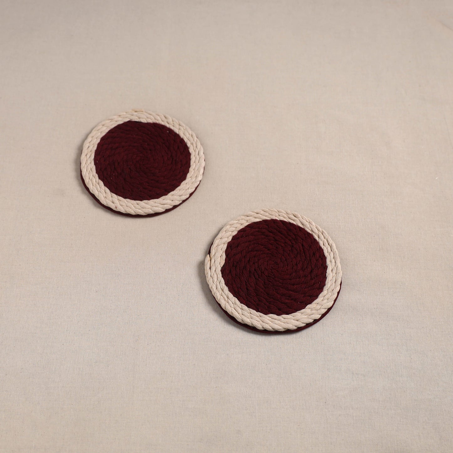 Thread work handcrafted coaster (set of 2) 04