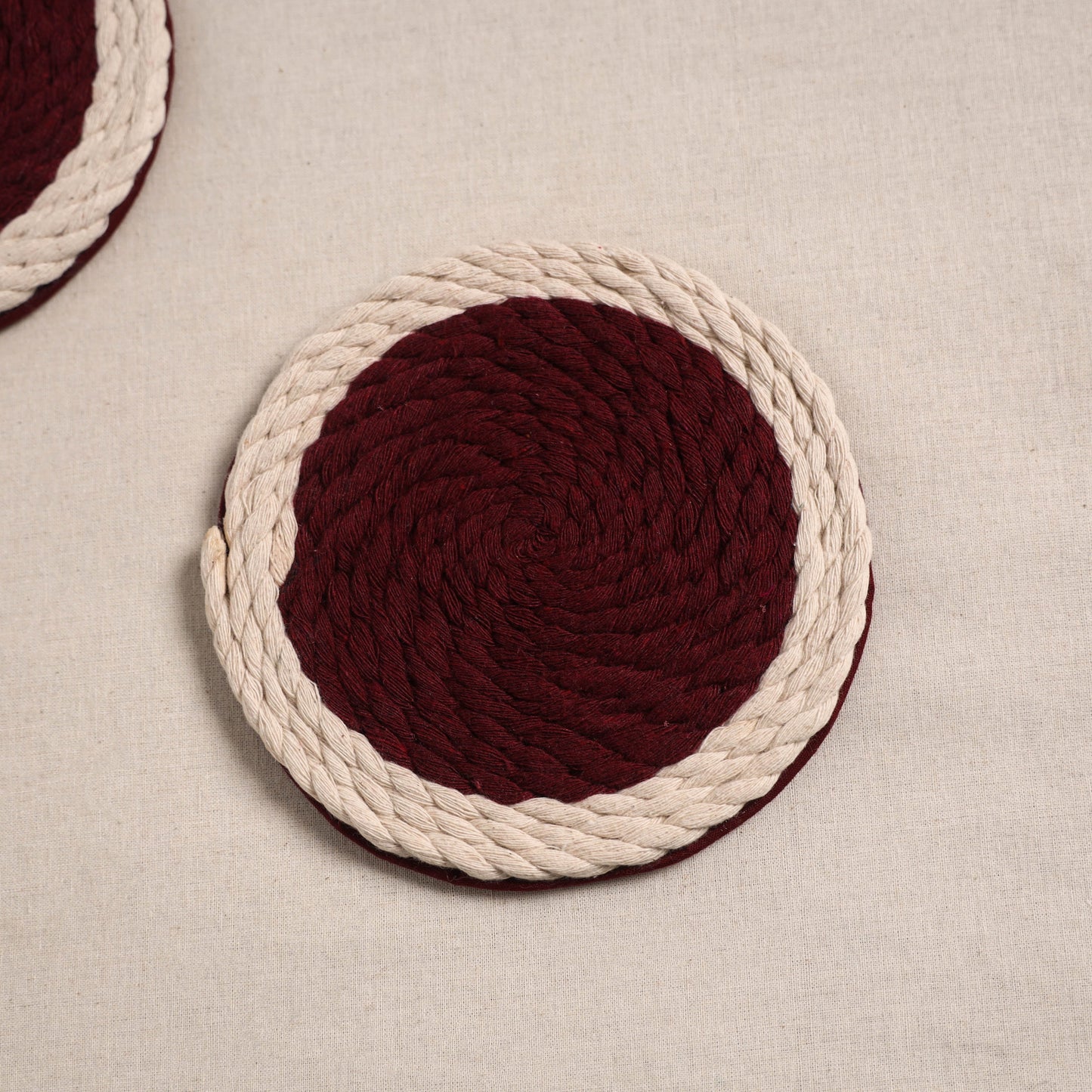 Thread work handcrafted coaster (set of 2) 04