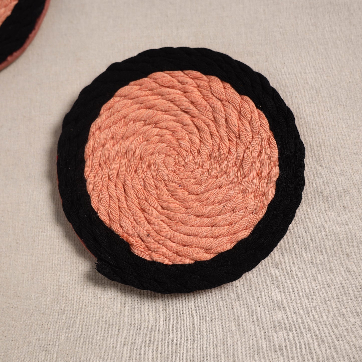 Thread work handcrafted coaster (set of 2) 05