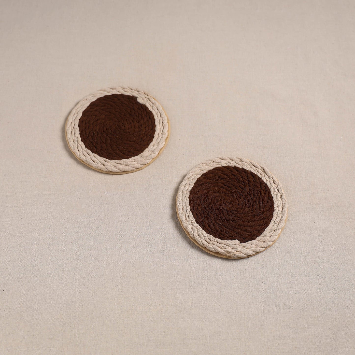 Thread work handcrafted coaster (set of 2) 06