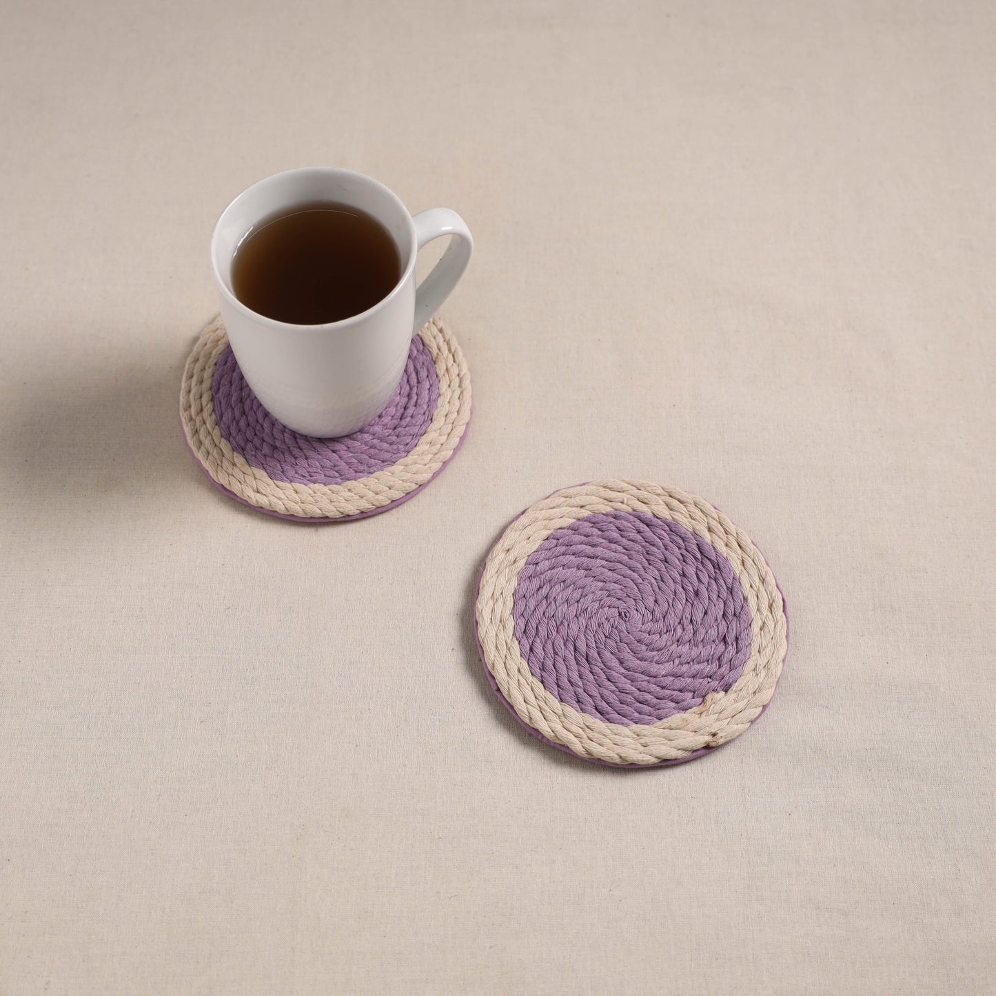 Thread work handcrafted coaster (set of 2) 08