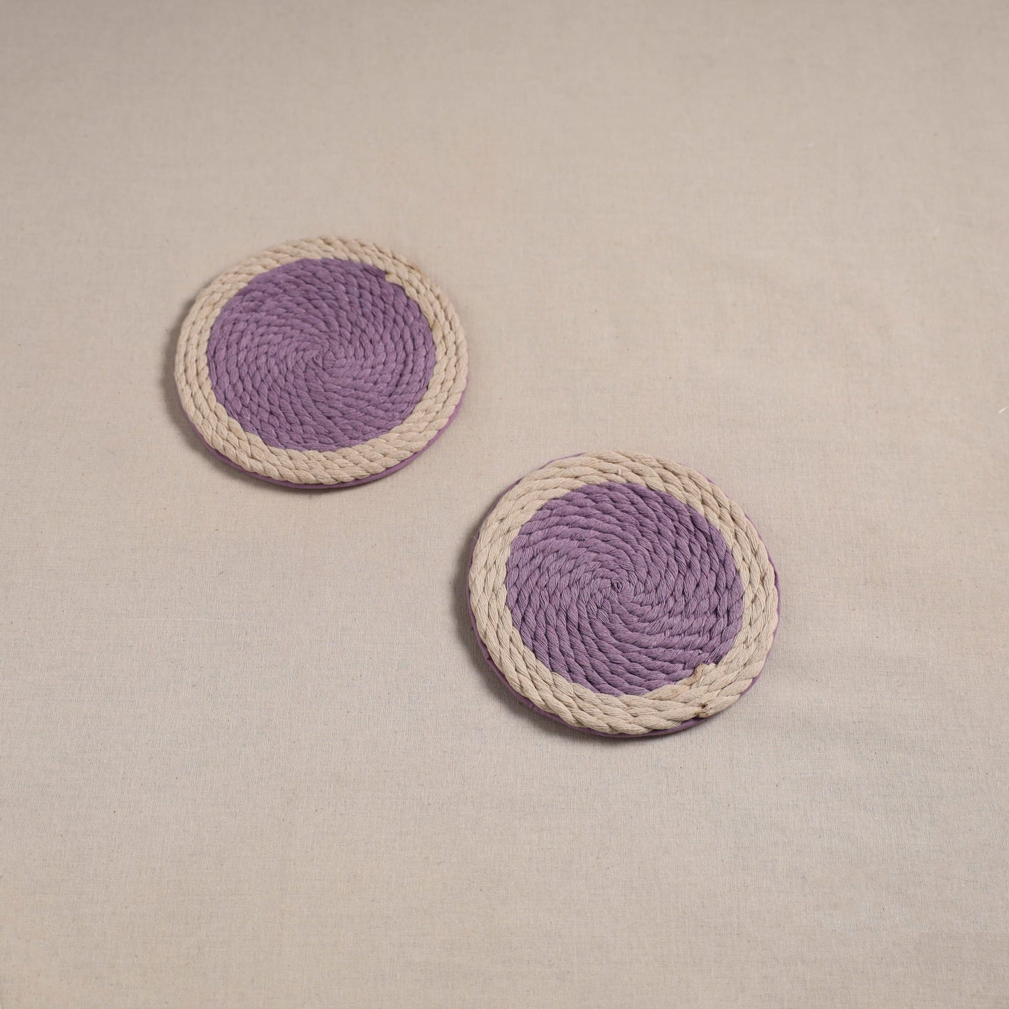 Thread work handcrafted coaster (set of 2) 08