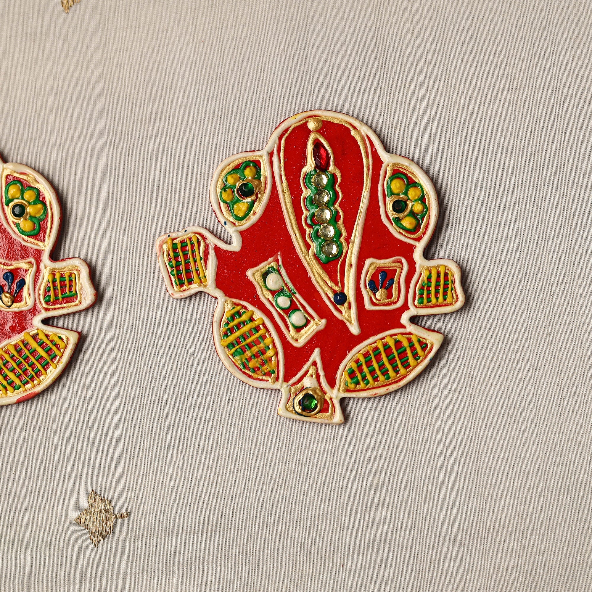 Traditional handpainted wooden ganesha (set of 2) 08