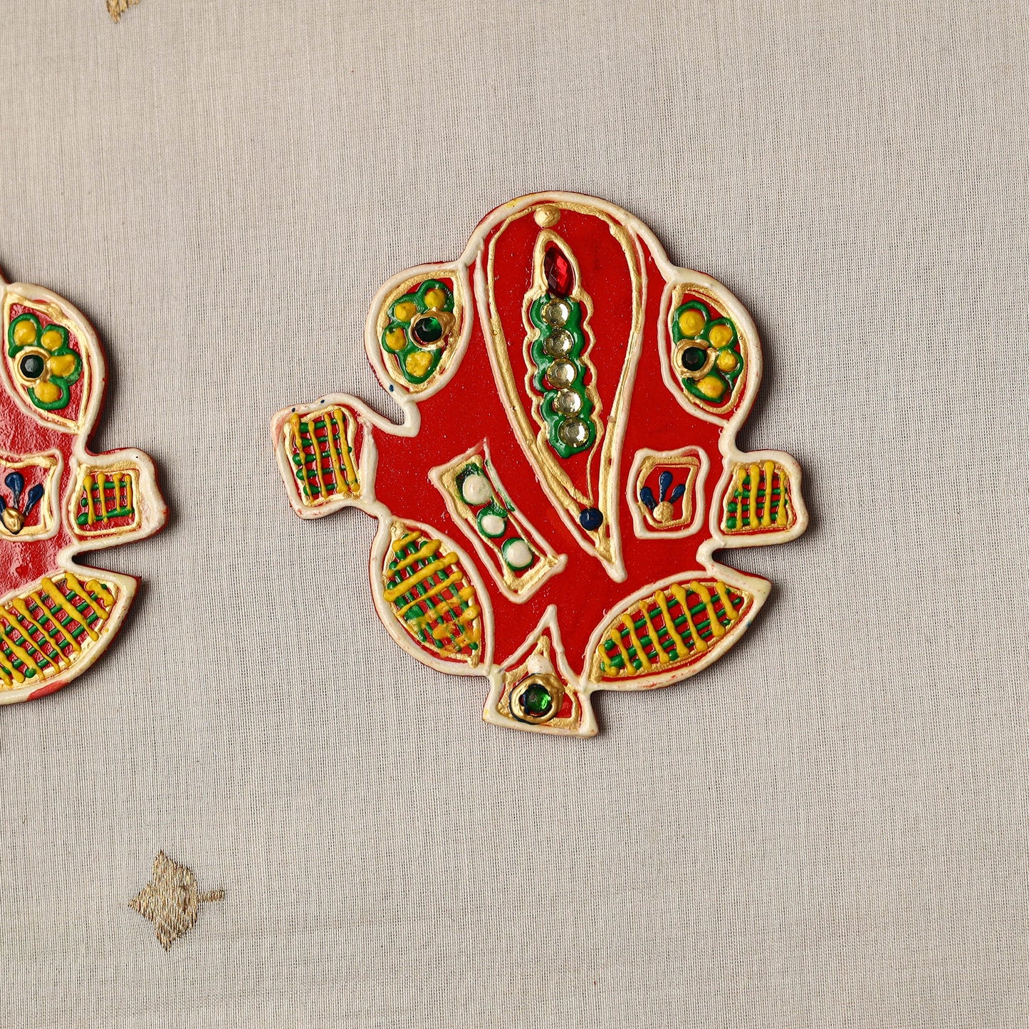 Traditional handpainted wooden ganesha (set of 2) 08