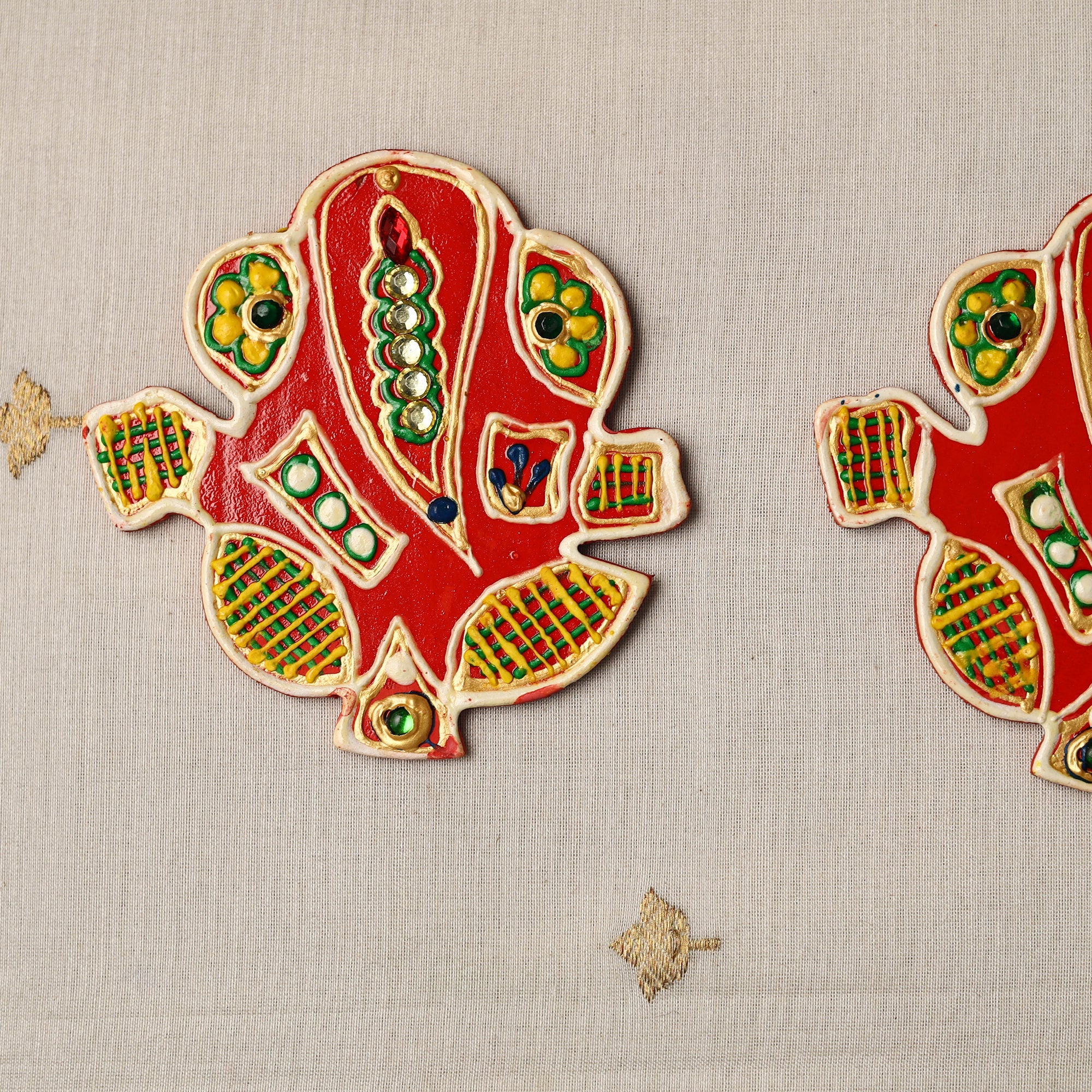 Traditional handpainted wooden ganesha (set of 2) 08