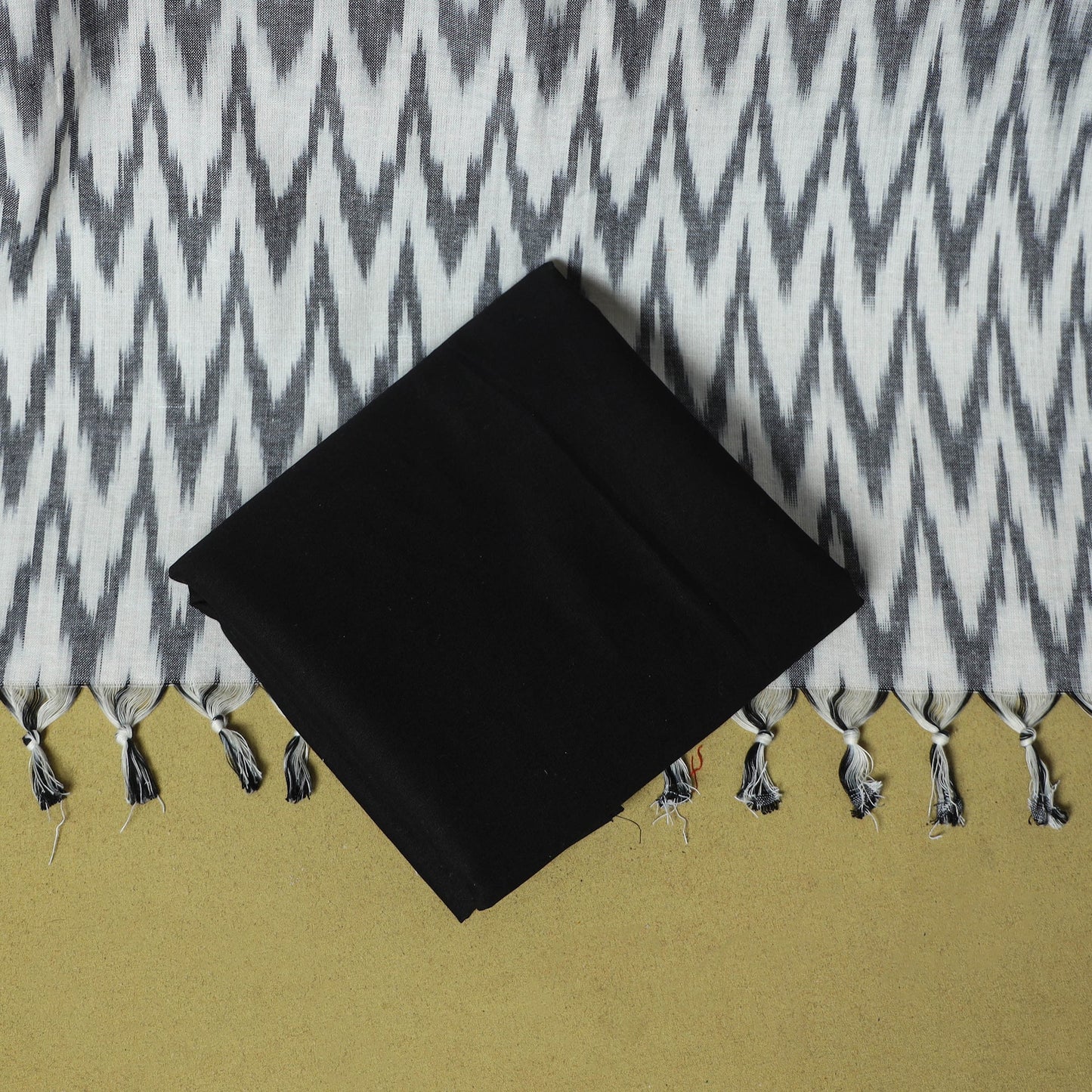 White - 3pc handloom cotton unstitched pochampally ikat