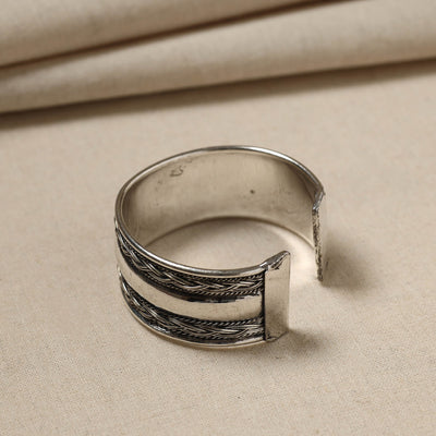 Buy Antique Finish Oxidised German Silver Bracelet Online at iTokri.com