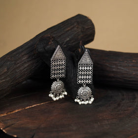 White - antique silver finish oxidised stone work earrings