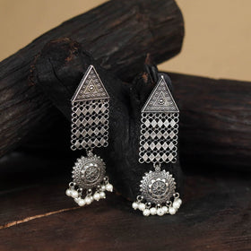 White - antique silver finish oxidised stone work earrings