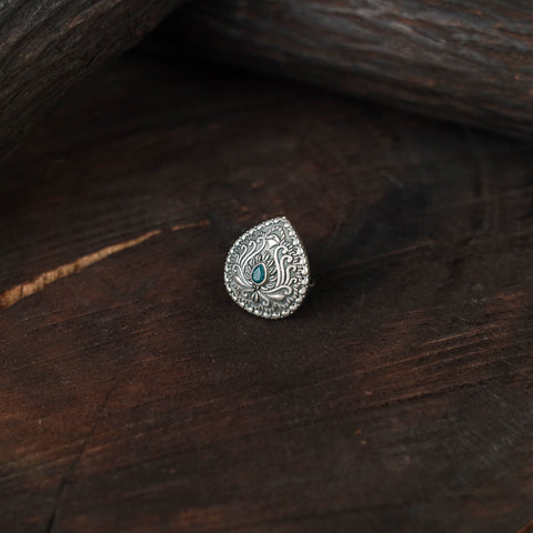 White - antique silver finish oxidised stone work ring 55