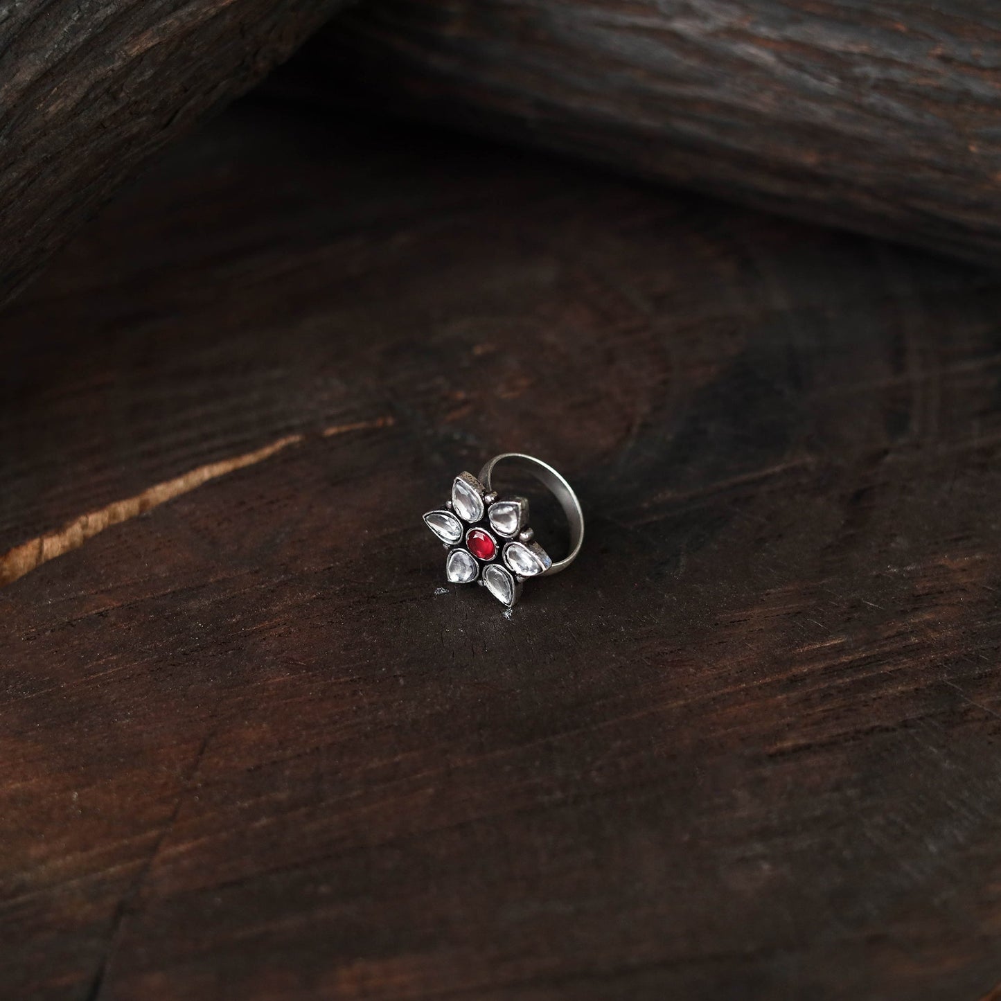 White - antique silver finish oxidised stone work ring 73