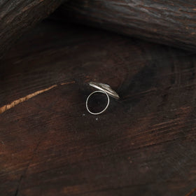 White - antique silver finish oxidised stone work ring 84