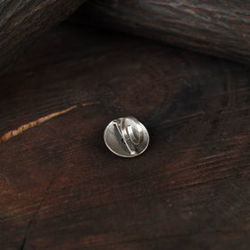 White - antique silver finish oxidised stone work ring 86