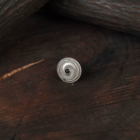 White - antique silver finish oxidised stone work ring 86